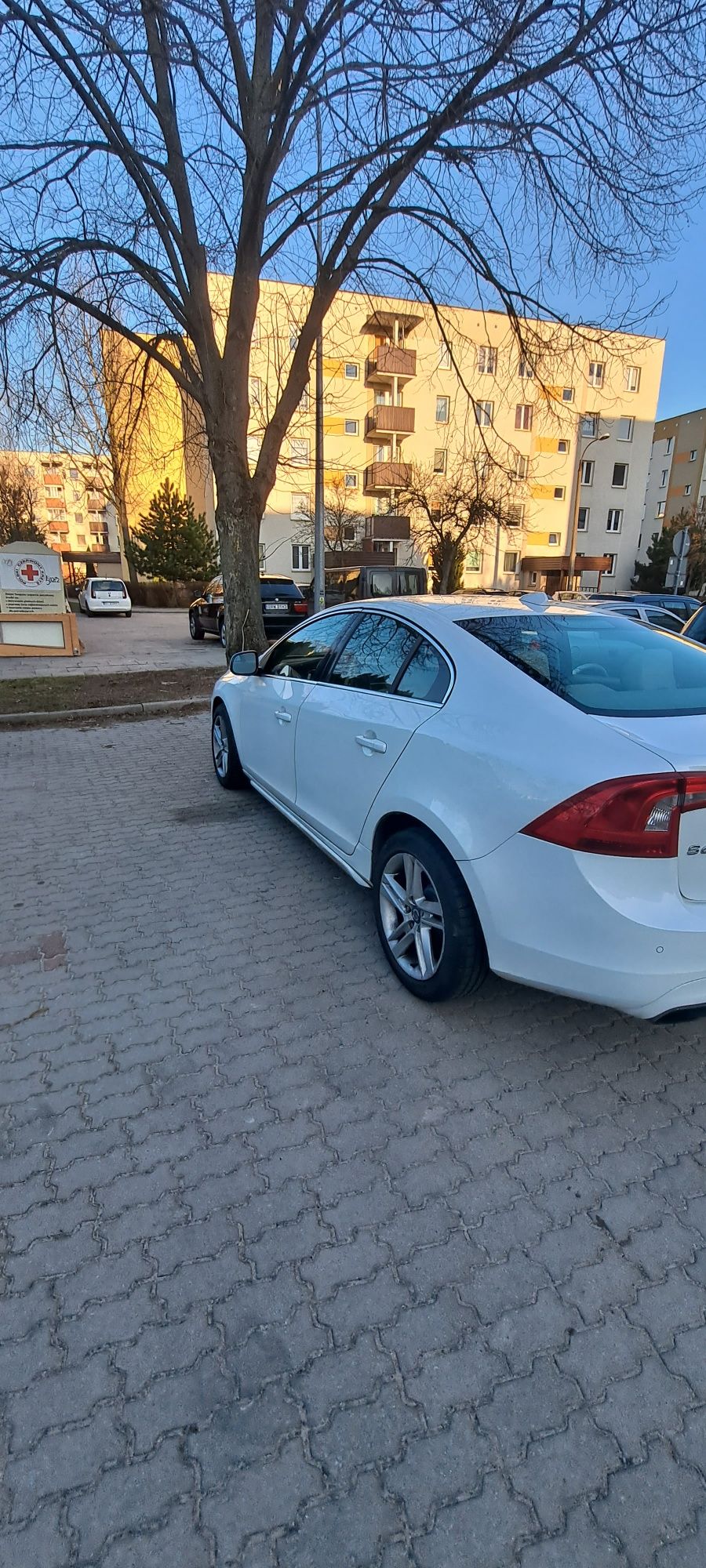 Volvo S60  T5 2.0 E-Drive Platinum