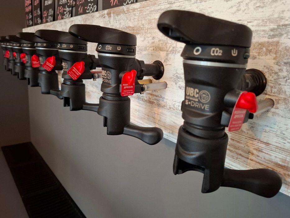 Обладнання для пивного магазину/бару