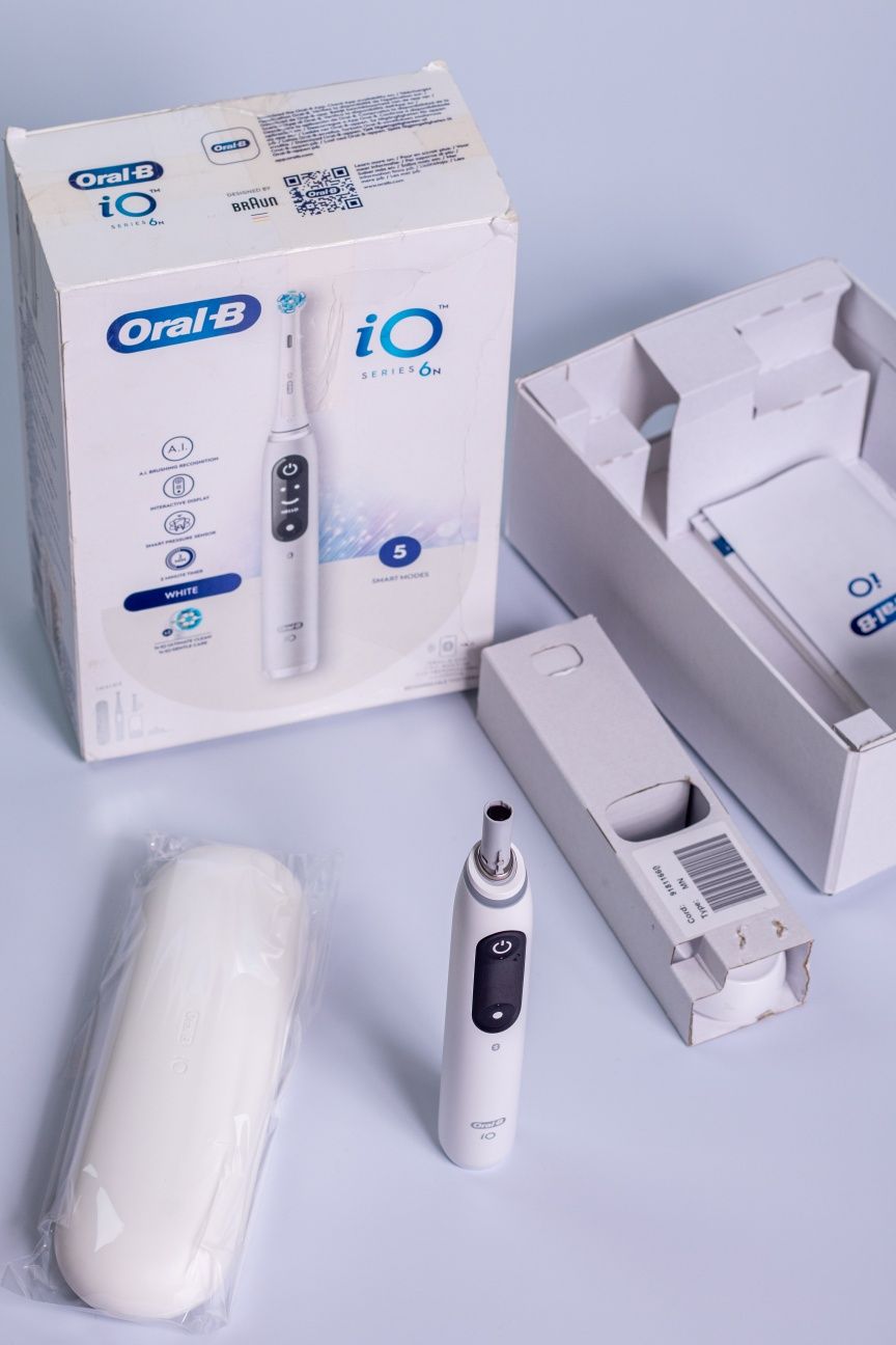 Szczoteczka elektryczna Oral-B iO Series 6 Biała