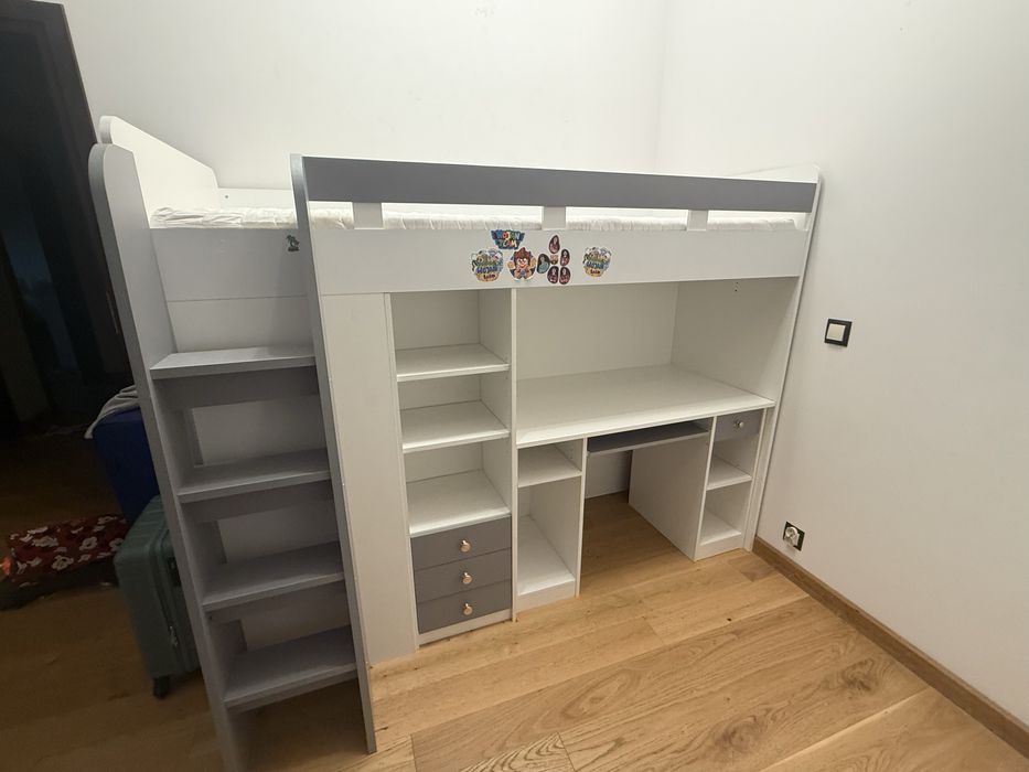 Łóżko młodzieżowe dziecięce pietrowe z biurkiem