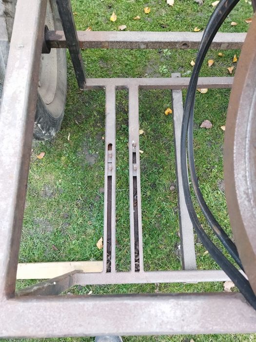 Rębak walcowy rozdrabniacz gałęzi.