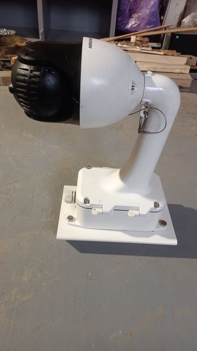 Камера Hikvision DS-2DE4425W-DE