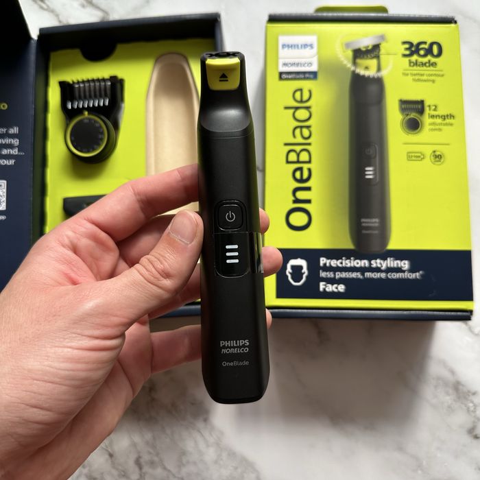 Чоловіча електробритва Philips Norelco OneBlade Pro Face Shaver 360