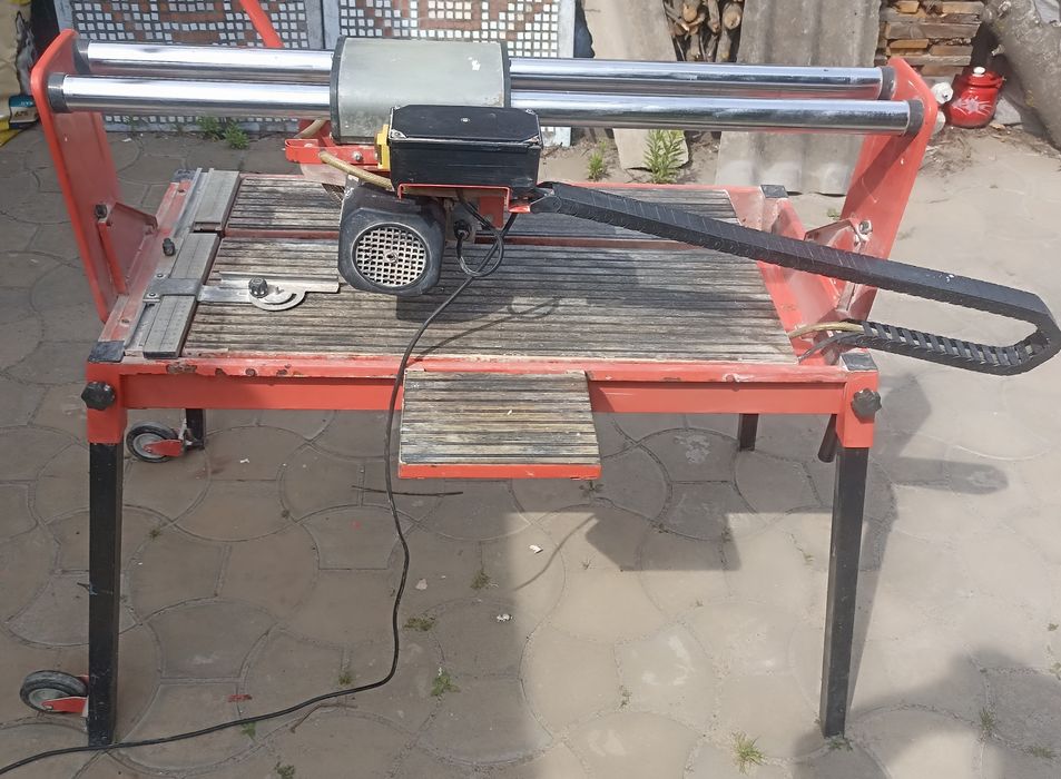 Плиткоріз електричний