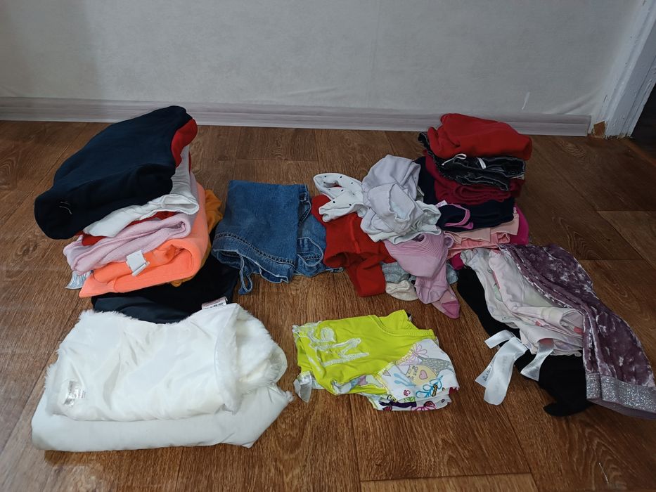 Пакет речей для дівчинки і взуття