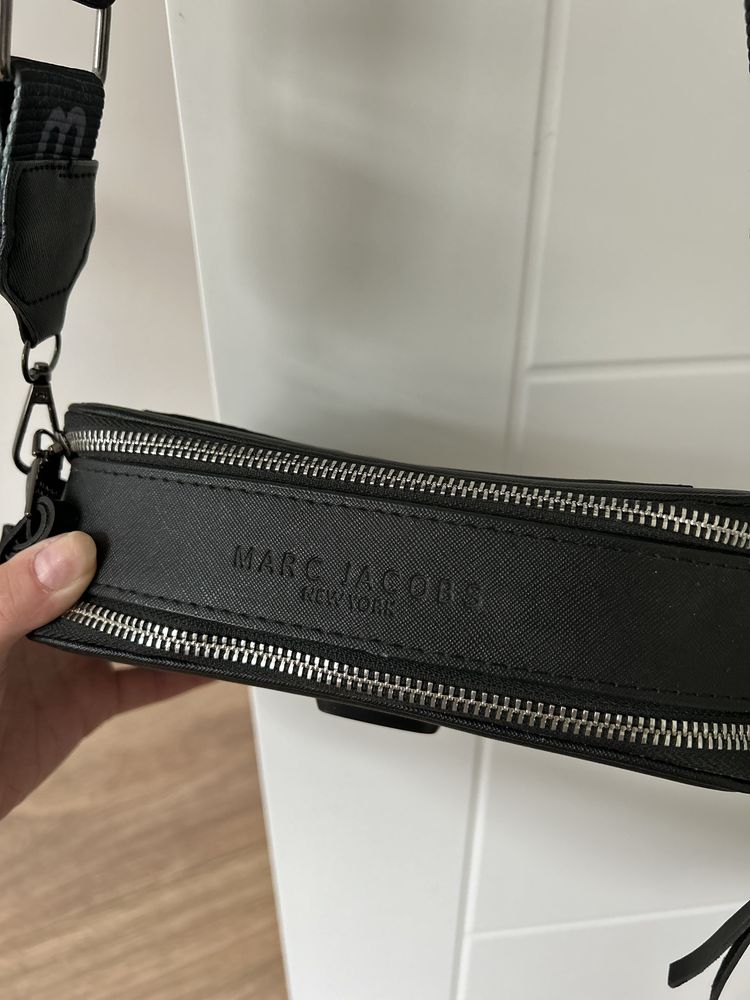 Czarna torebka marc jacobs