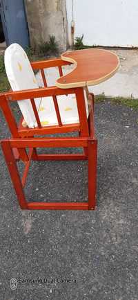 Stolik-krzesełko do karmienia