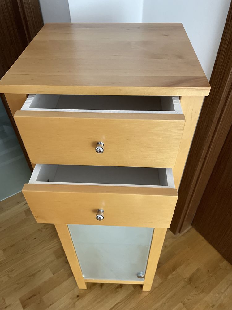 Szafka łazienkowa z drewna olchowego