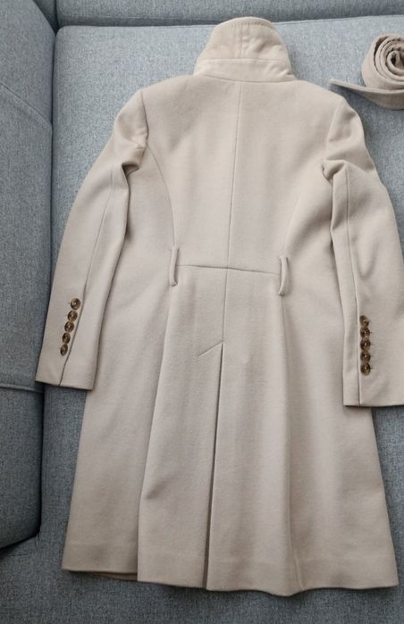 Бежеве двубортне пальто приталене А-силует з паском BCBGmaxazria р. М
