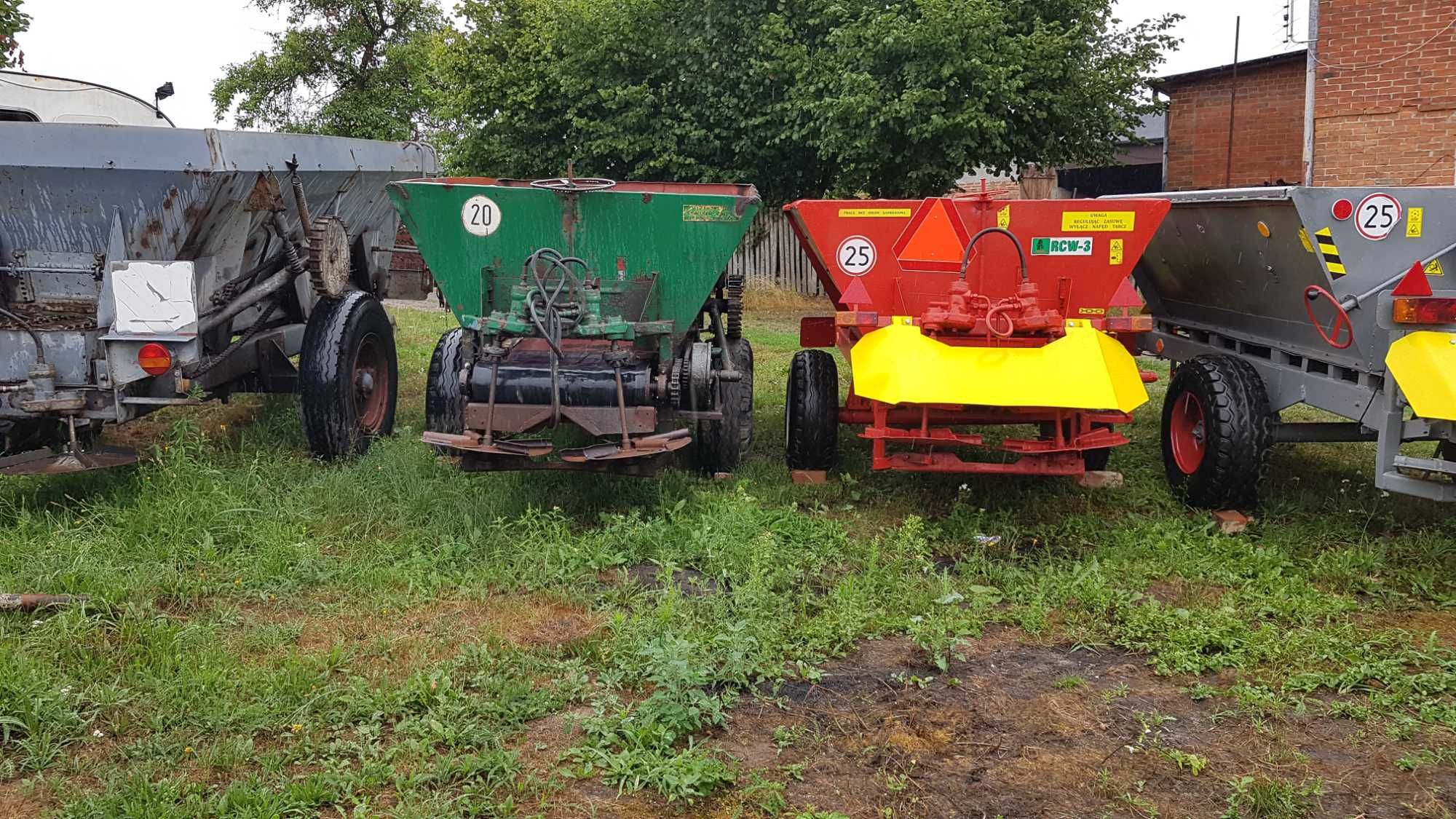 Rozsiewacz nawozu, wapna RCW3 piaskarka, transport.