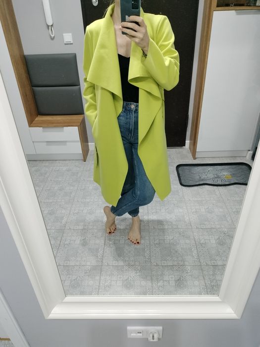 Wiosenny limonkowy płaszcz Uplander wełna