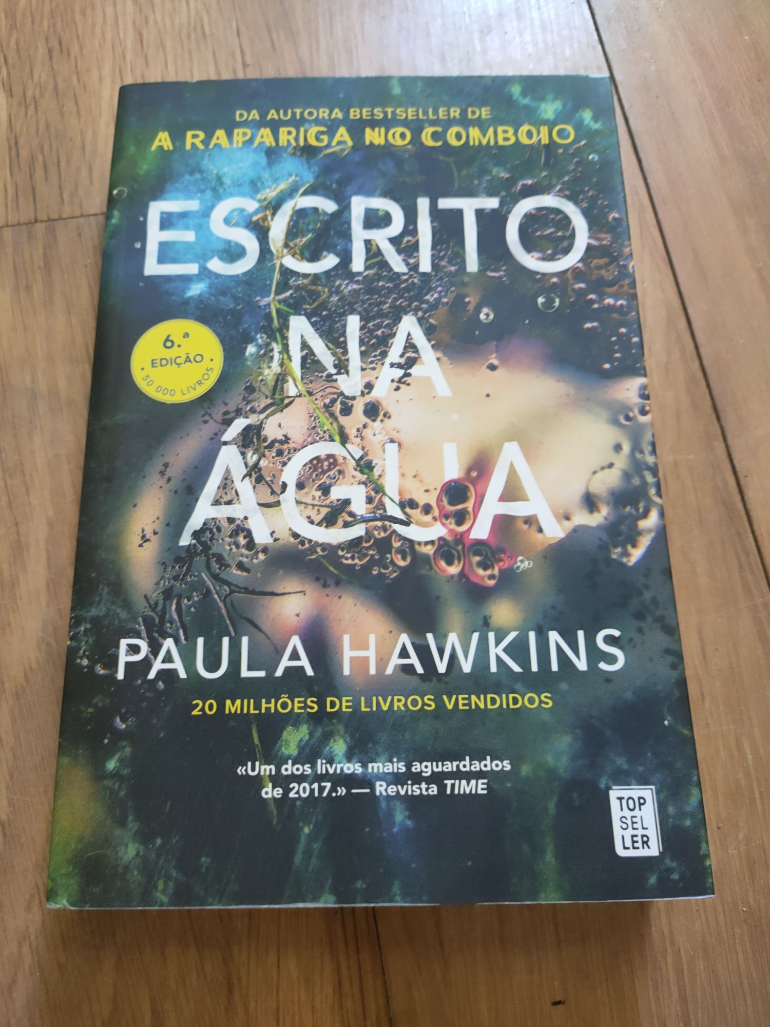 Livro Escrito na Água de Paula Hawkins