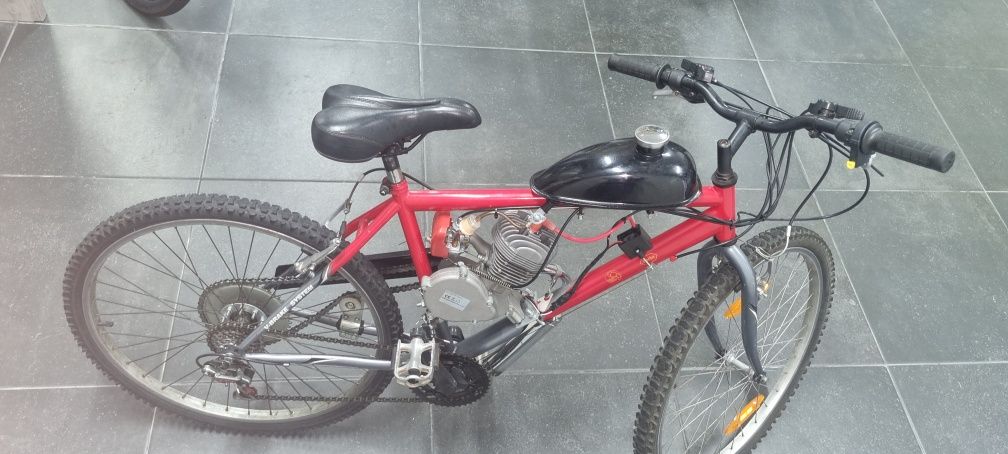 Bicicleta roda 26 com motor novo 80cm2