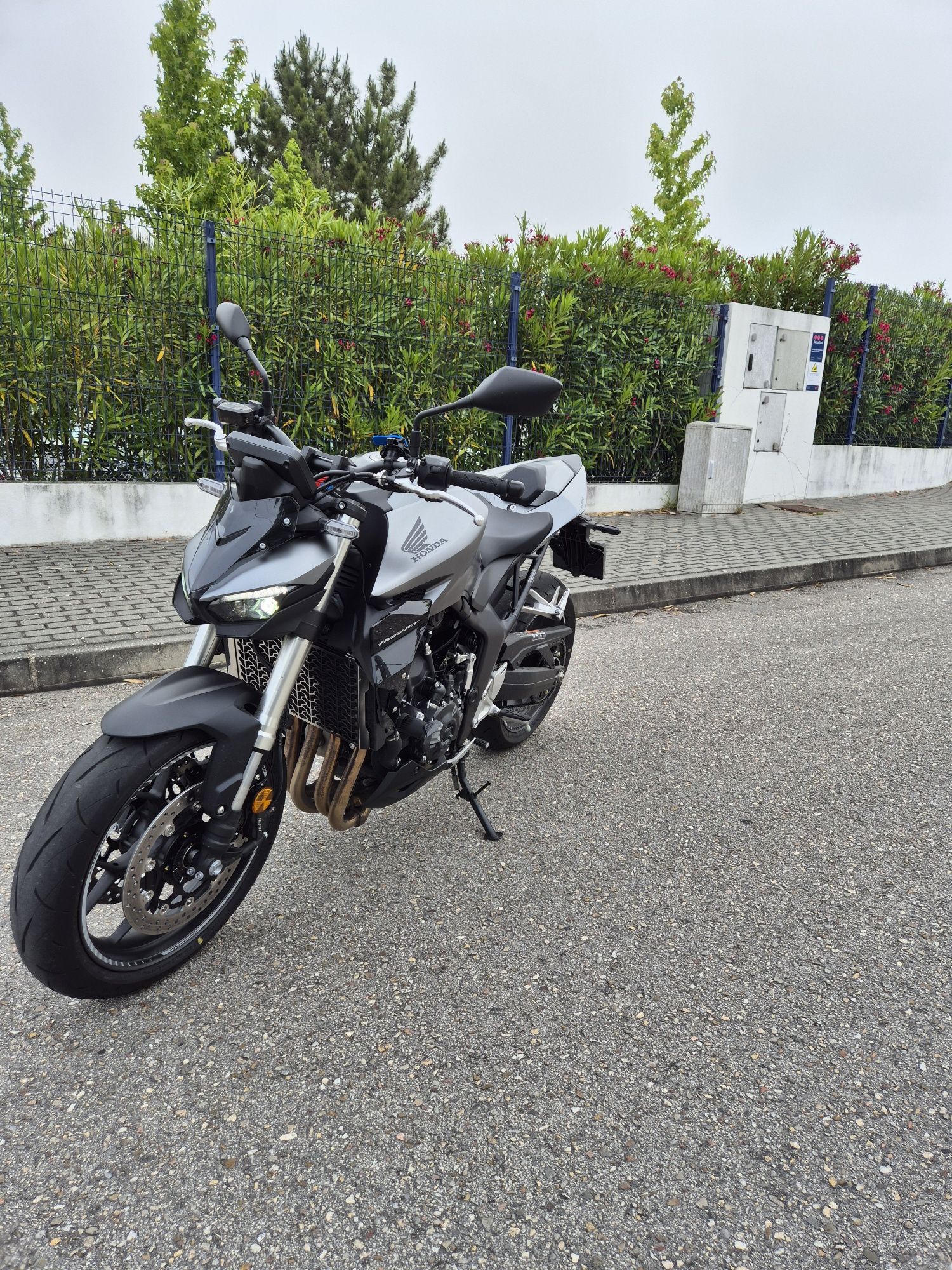 Honda CB 1000 Hornet + SC Project