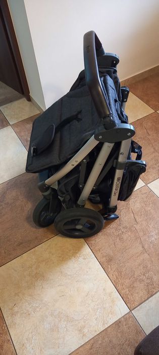 Wózek dziecięcy spacerówka