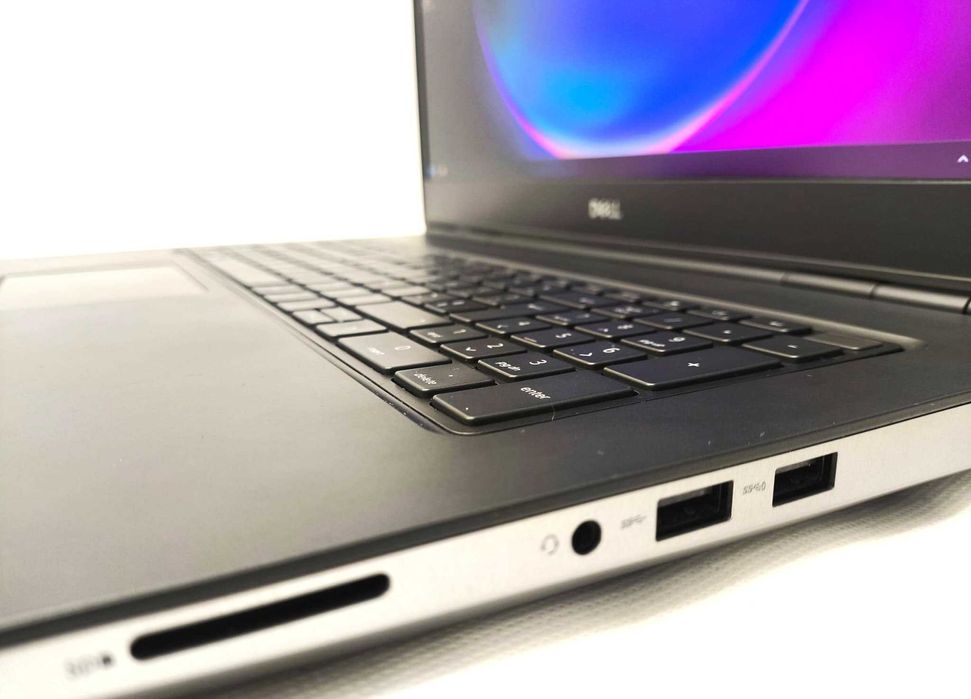Laptop DELL stacja GRAFICZNA 17,3" XEON 5.3GHz 64GB RAM RTX 16GB W11