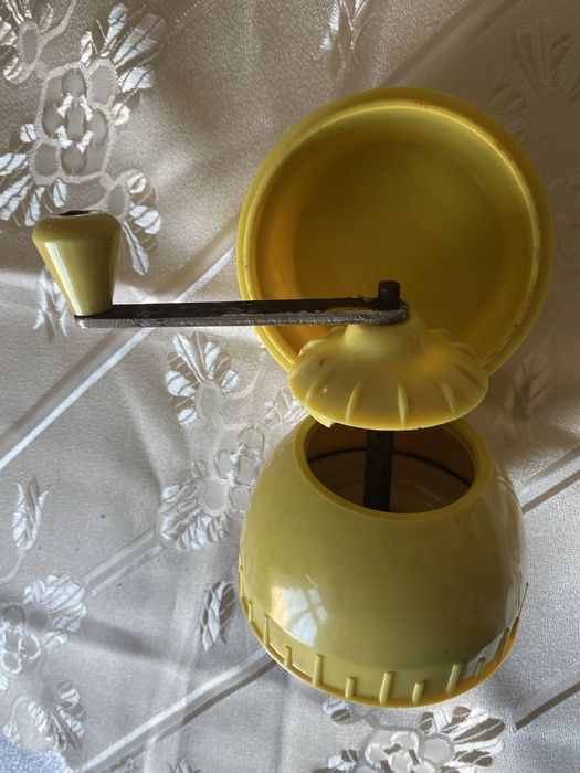 Mlynek do kawy reczny