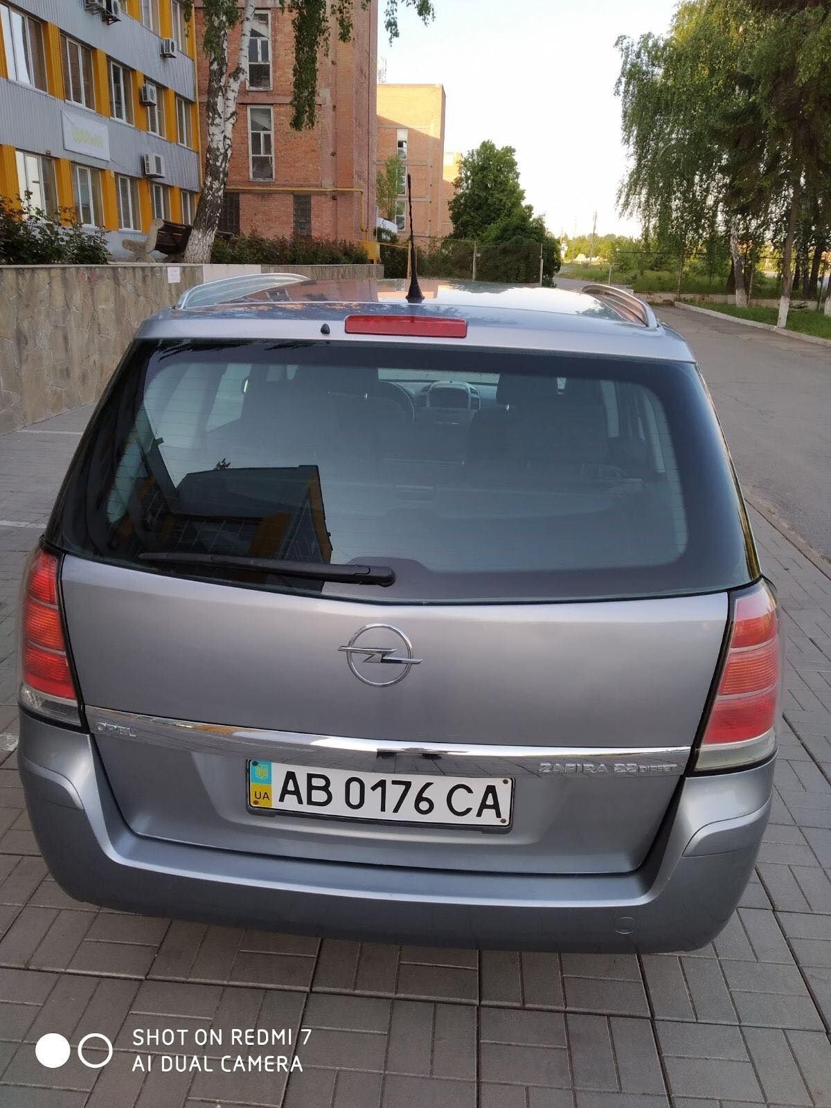 Продам Opel Zafira 2.2