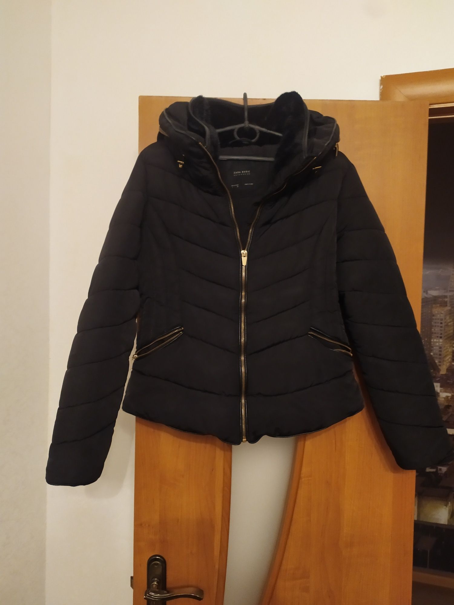 Куртка Zara Basic outerwear розмір L.