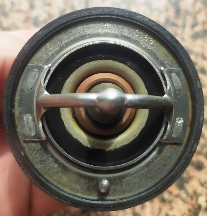 MITSUBISHI 1305A239 Термостат