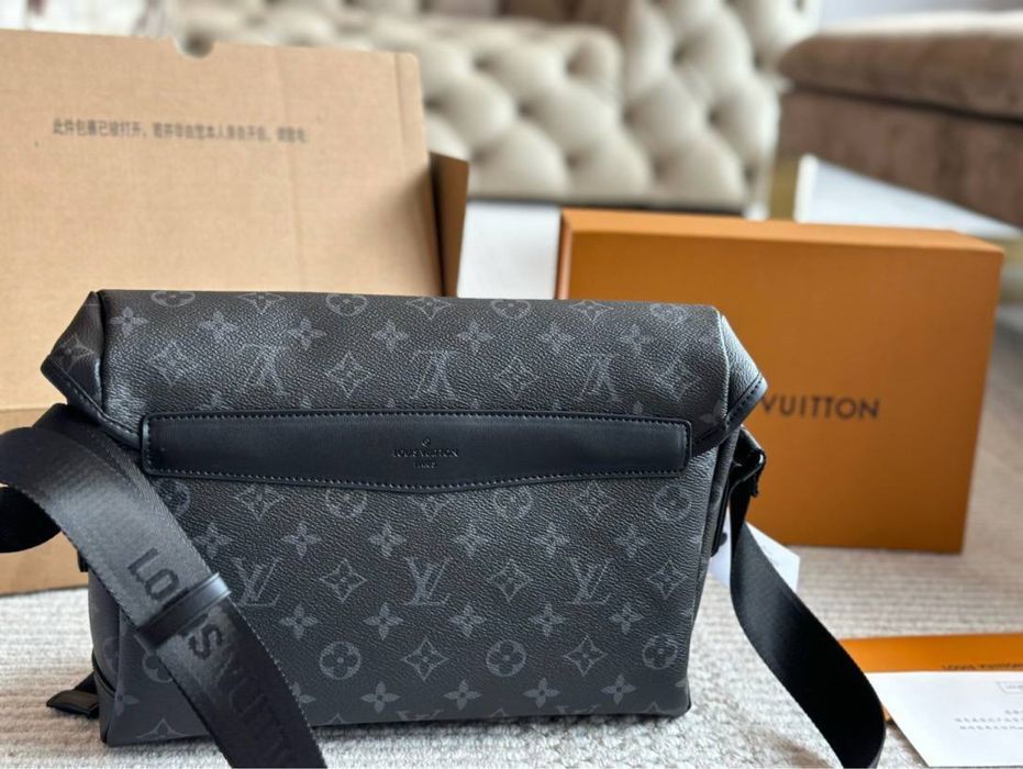 Мужская сумка  Мессенджер Louis Vuitton Voyager PM чоловіча сумка луі