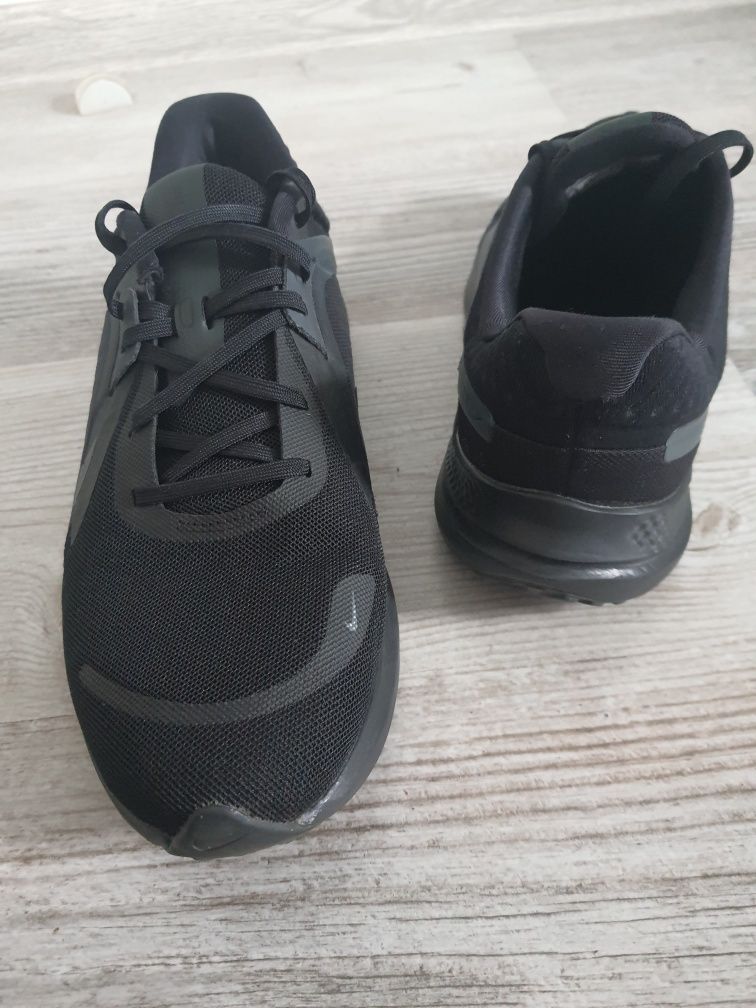 Nike quest 5 running black