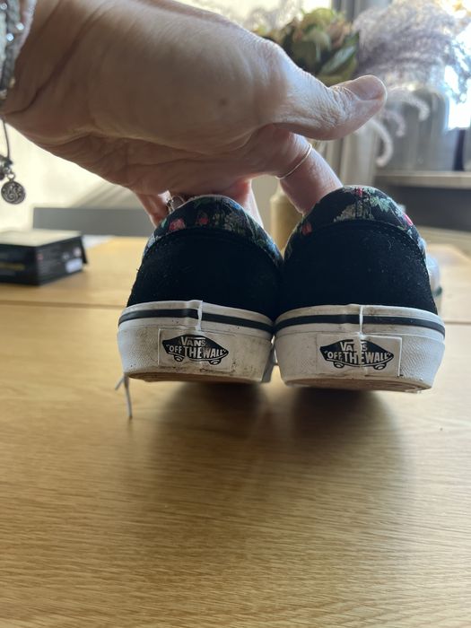 Vans trampki 33 czarne w kwiatki