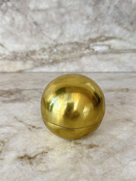 Pudelko szkatulka na bizuterie bibeloty kula metalowa