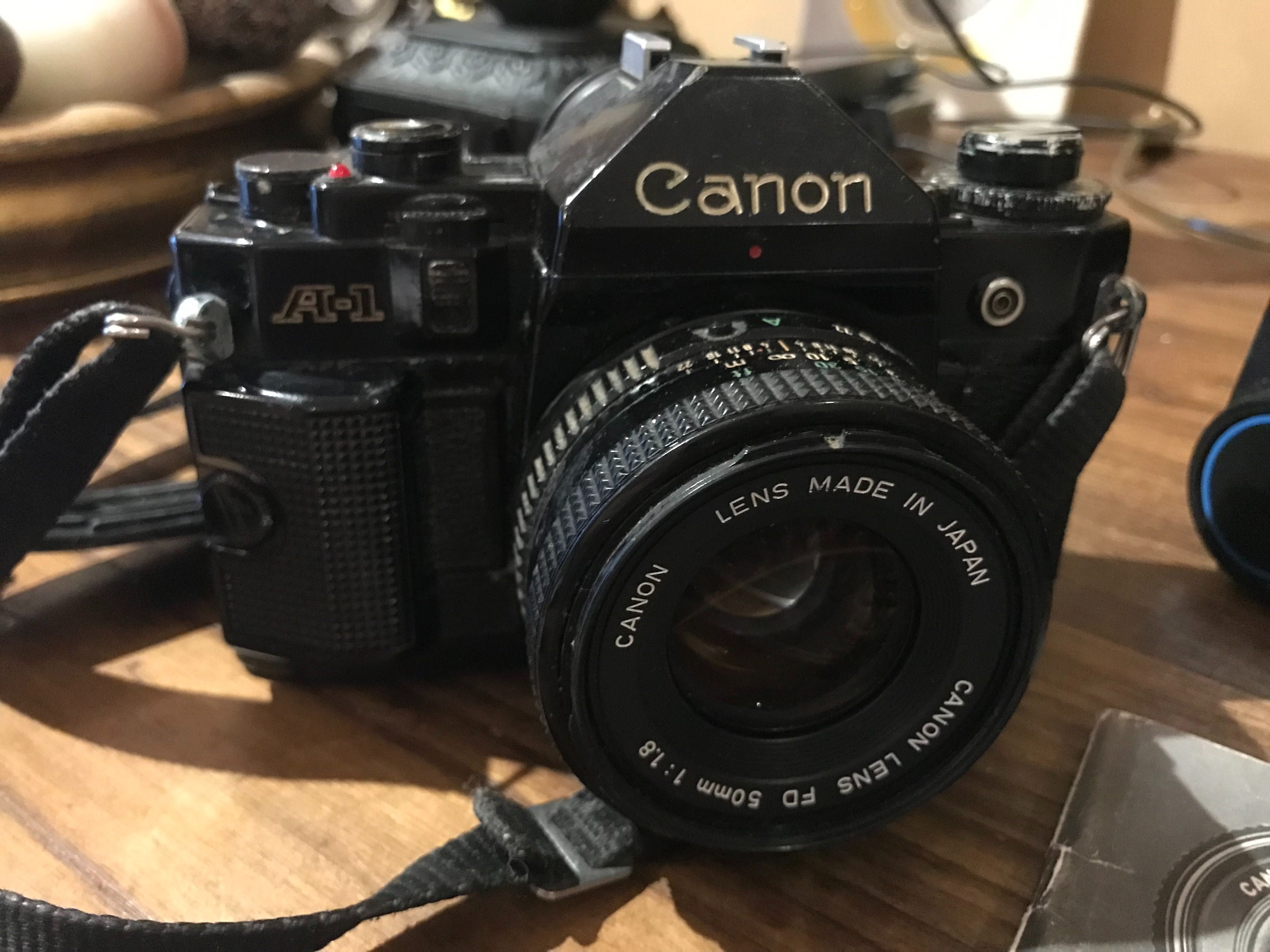 máquina fotográfica Canon A1