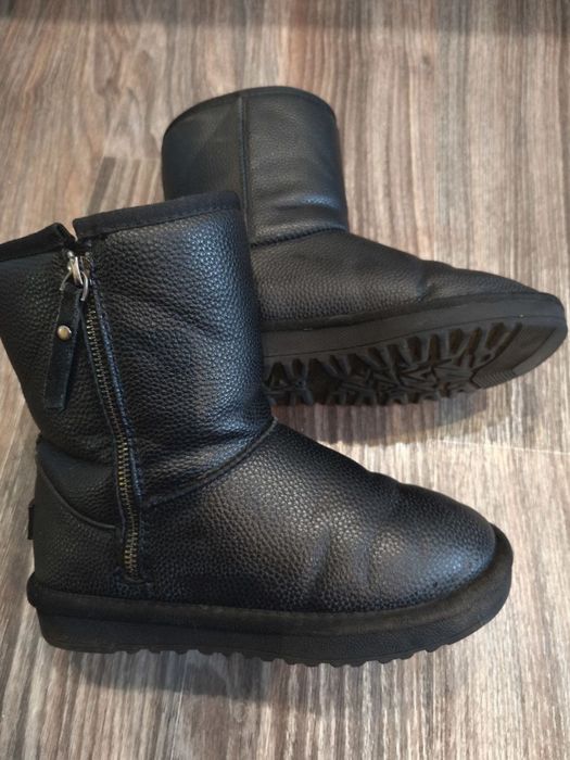 Уги для дівчинки