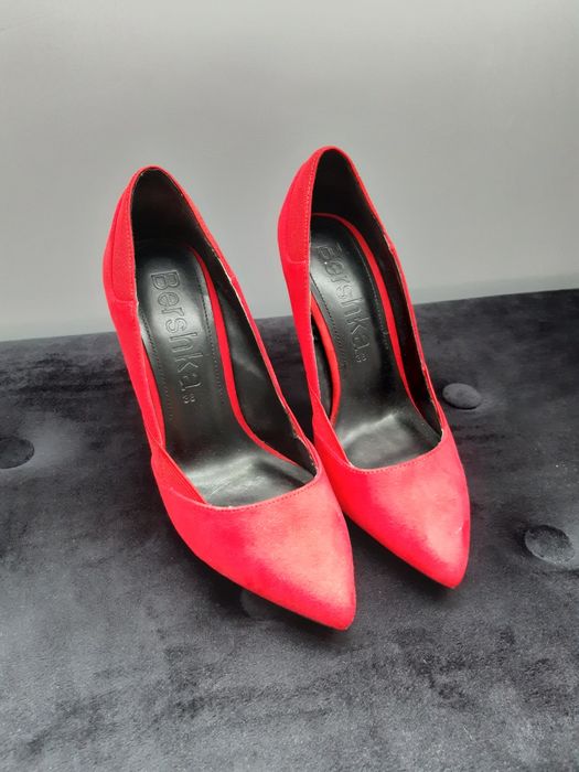 Czerwone seksowne szpilki