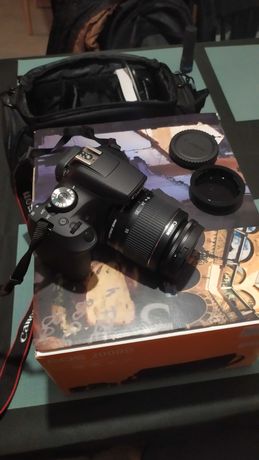 Aparat fotograficzny Canon Eos 2000- lustrzanka