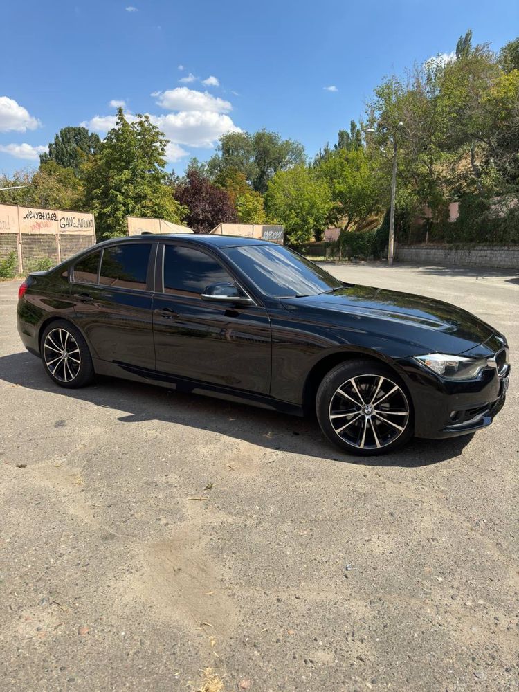 Bmw f30 2017 год в прекрасном состоянии