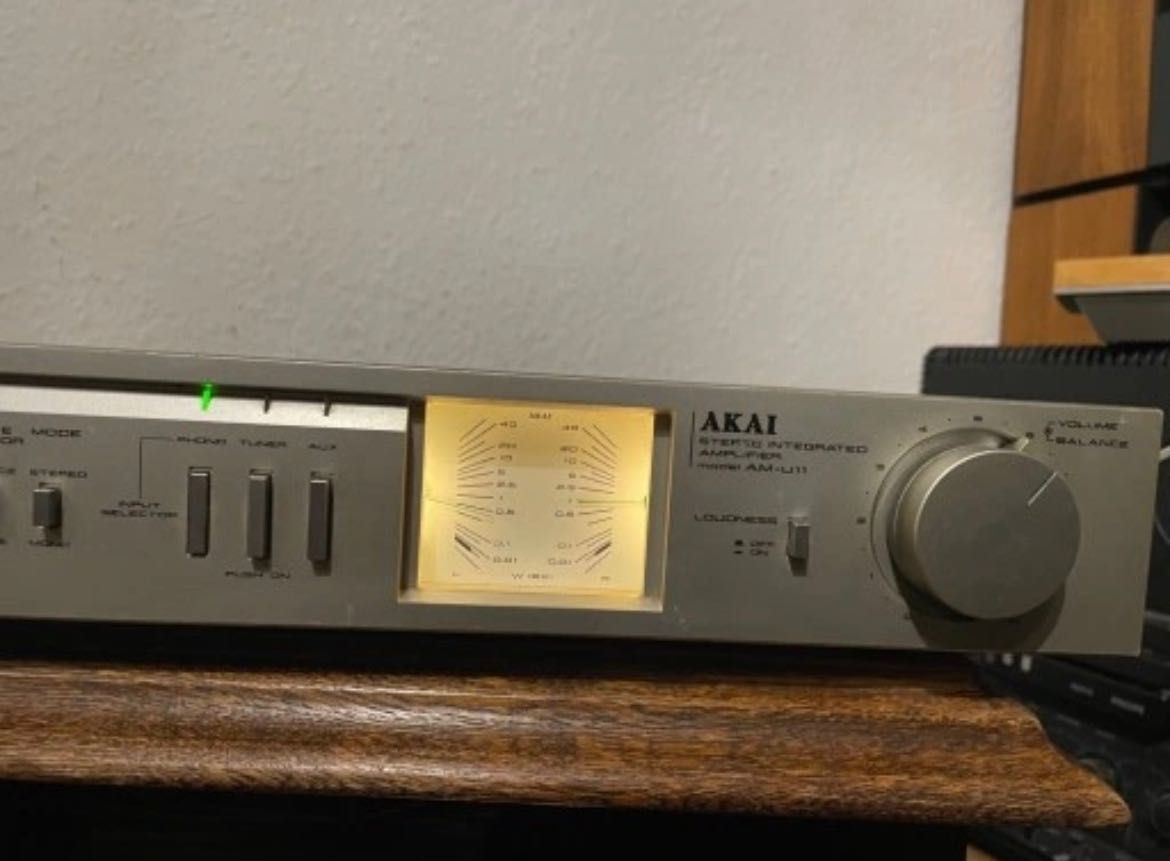 Akai AM-U11 Wzmacniacz