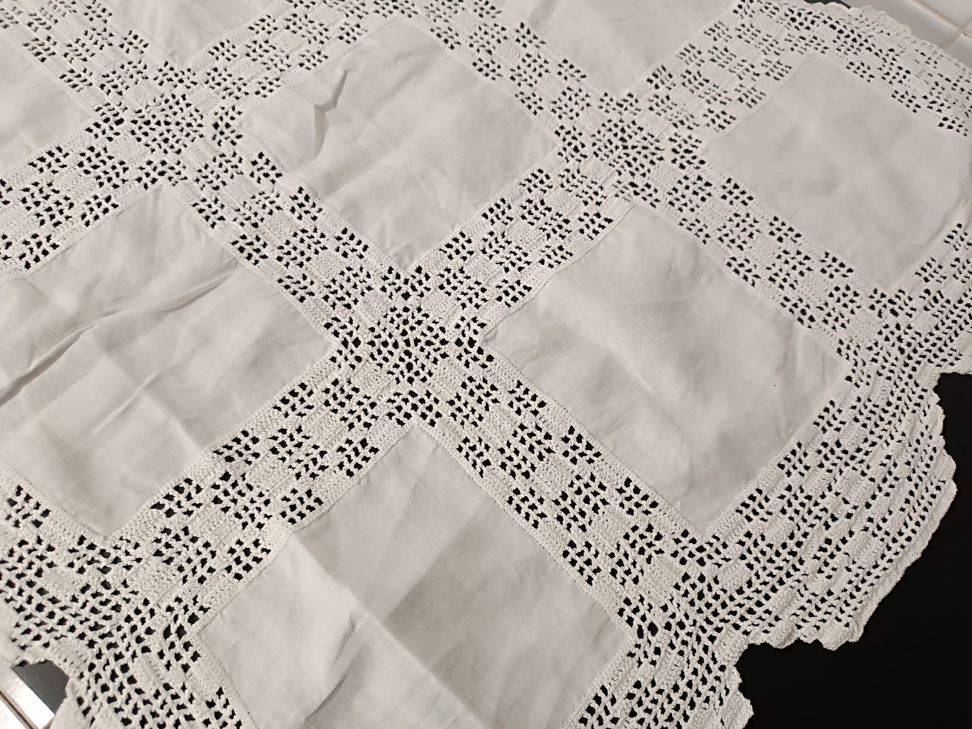 Pano em Renda. Artesanal. 72*72cm. Novo