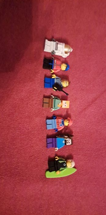Figurki lego jedna sztuka 10zł