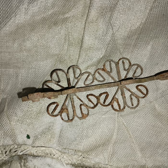 Wieszak na kwiatki metalowy