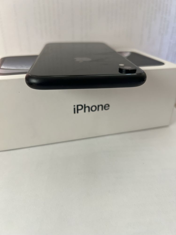 IPhone XR на 64 г