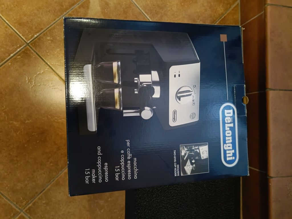Ekspres kolbowy DeLonghi ECP33.21