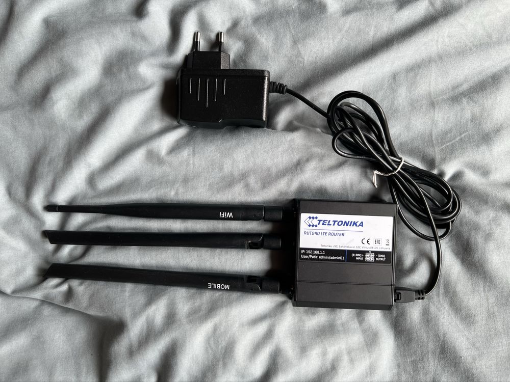 Router przemysłowy Teltonika RUT240 00E000