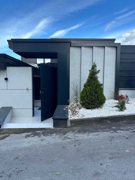 Просторий і стильний будинок в Ходосівці.