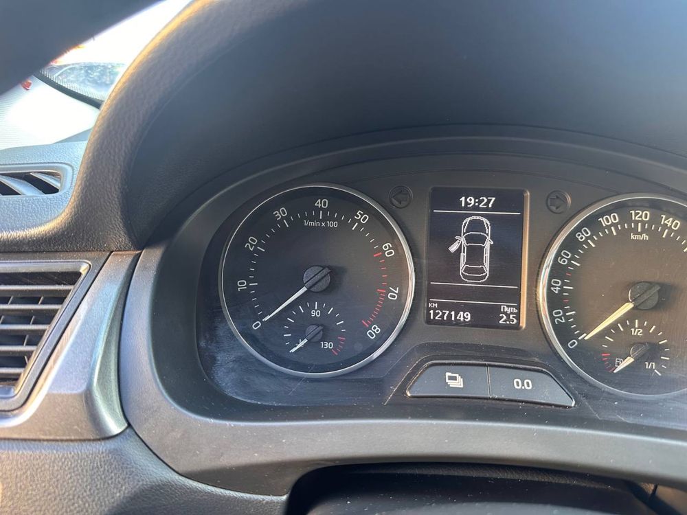 Продам SKODA RAPID 2014