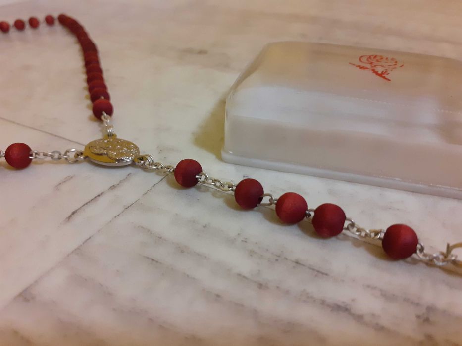 Różaniec z drzewa różanego 100% ok, komplet, opakowanie