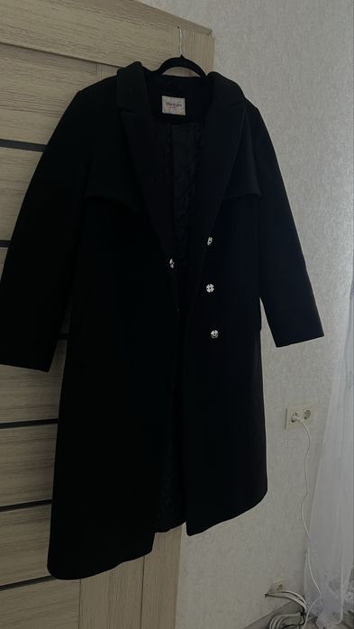 Зимове пальто, українського бренду