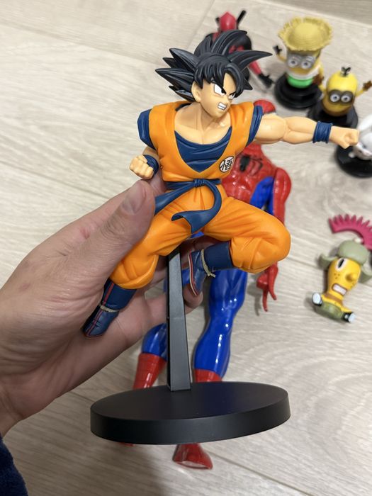 Набір фігурок в чудовому стані