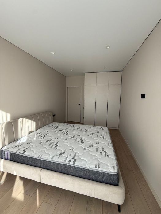 Продаж півторашки в Б4