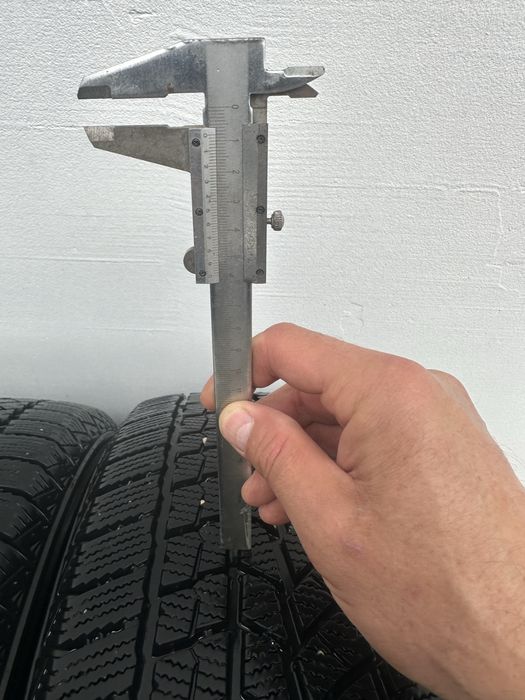 Opony zimowe 235 55 R19 2x8mm/2x6mm