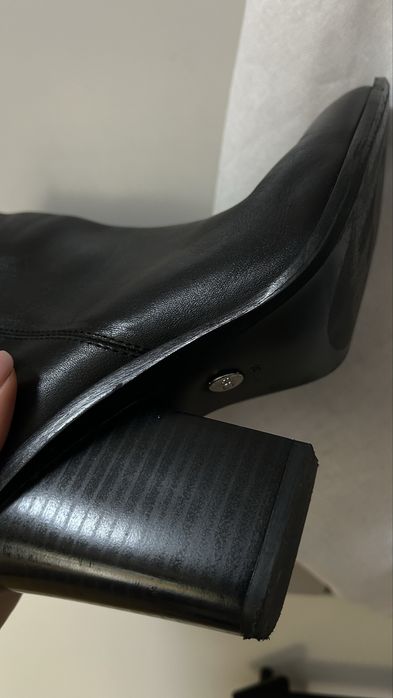 Продам шкіряні чоботи Zara