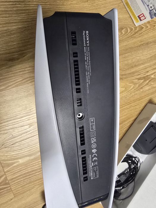 Konsola Sony PlayStation 5 z napędem, stan idealny