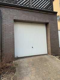 Brama garażowa uchylna z napędem